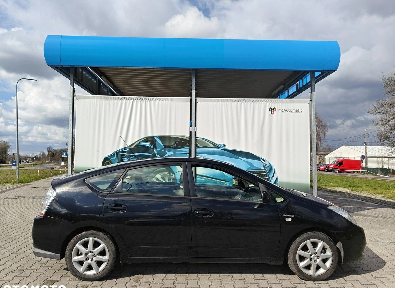 Toyota Prius cena 10900 przebieg: 348100, rok produkcji 2005 z Karczew małe 172